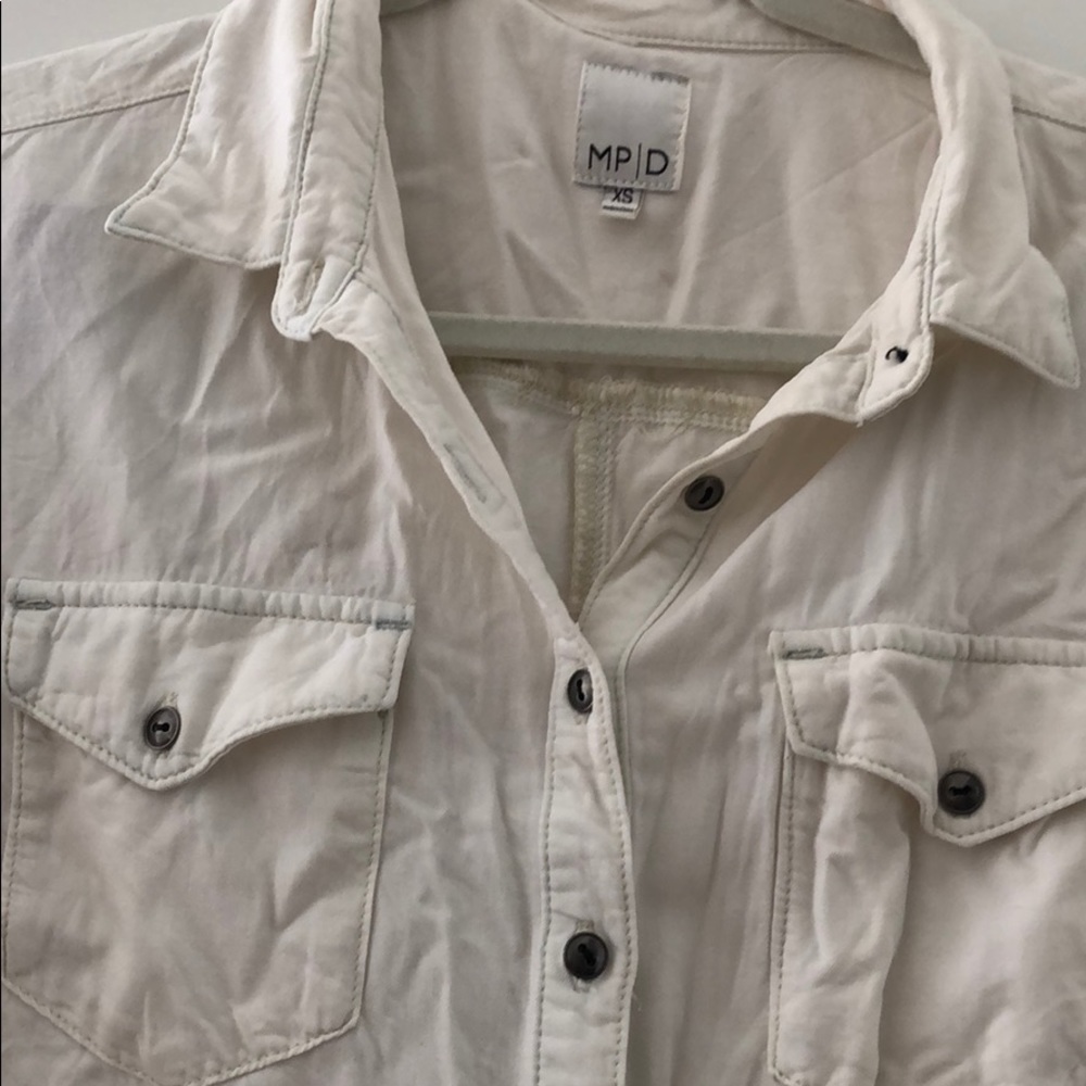 Button down - Picture 2 of 4